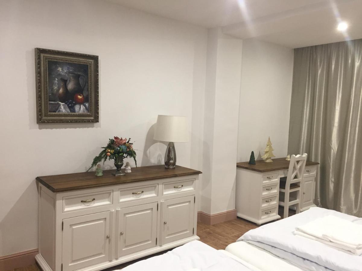 Hotel Galeria Pezinska Baba Pezinok Luaran gambar