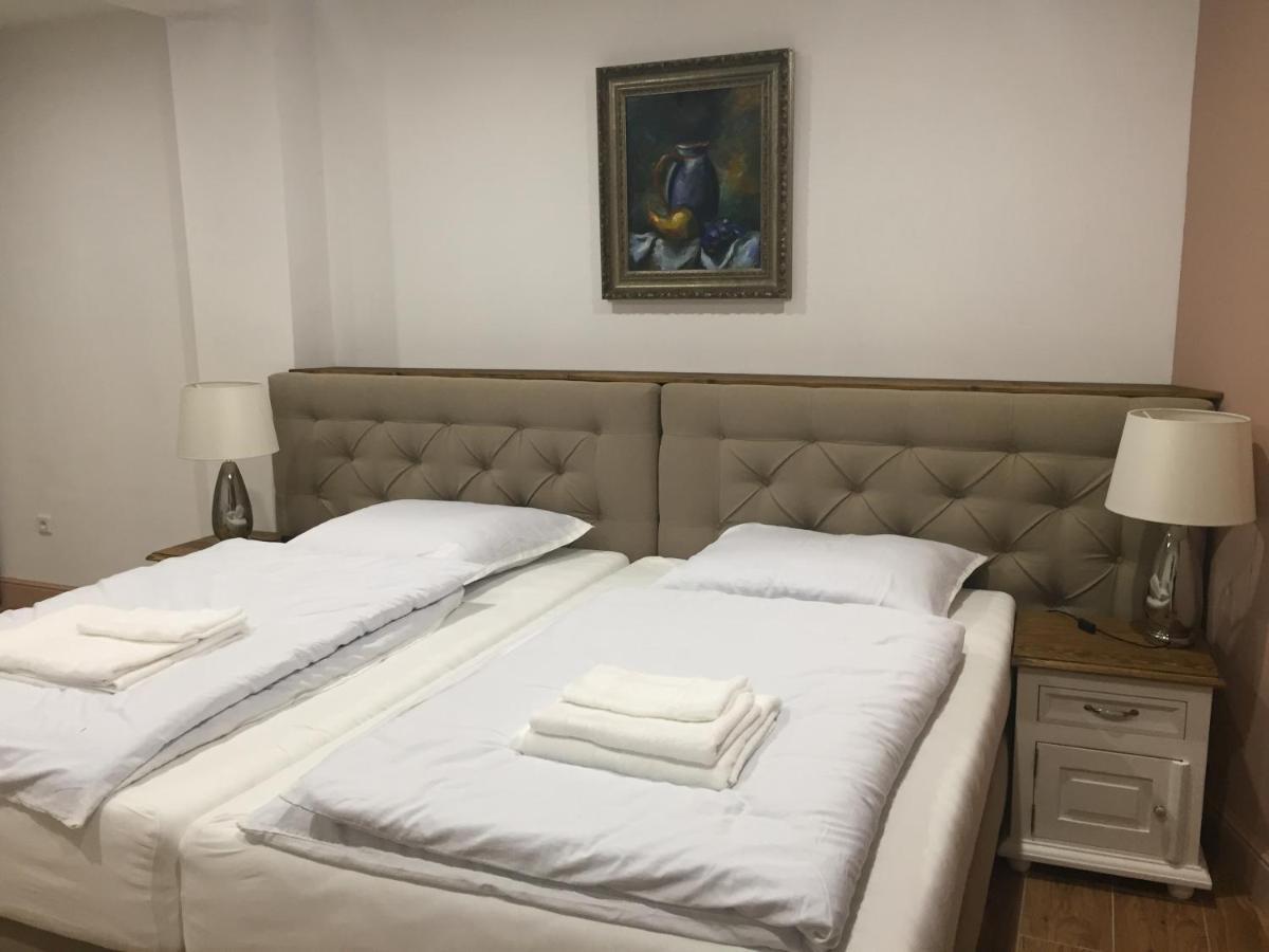 Hotel Galeria Pezinska Baba Pezinok Luaran gambar
