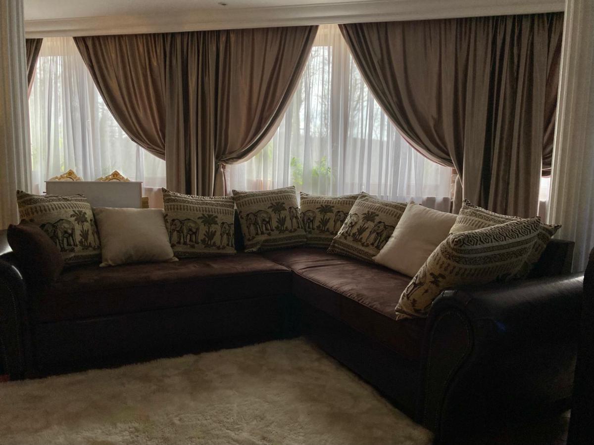 Hotel Galeria Pezinska Baba Pezinok Luaran gambar
